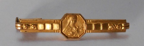 Broche Barrette Ancienne En Vieil Or Avec Médaille Religieuse - Bijou Vintage Daté 1808, Occasion