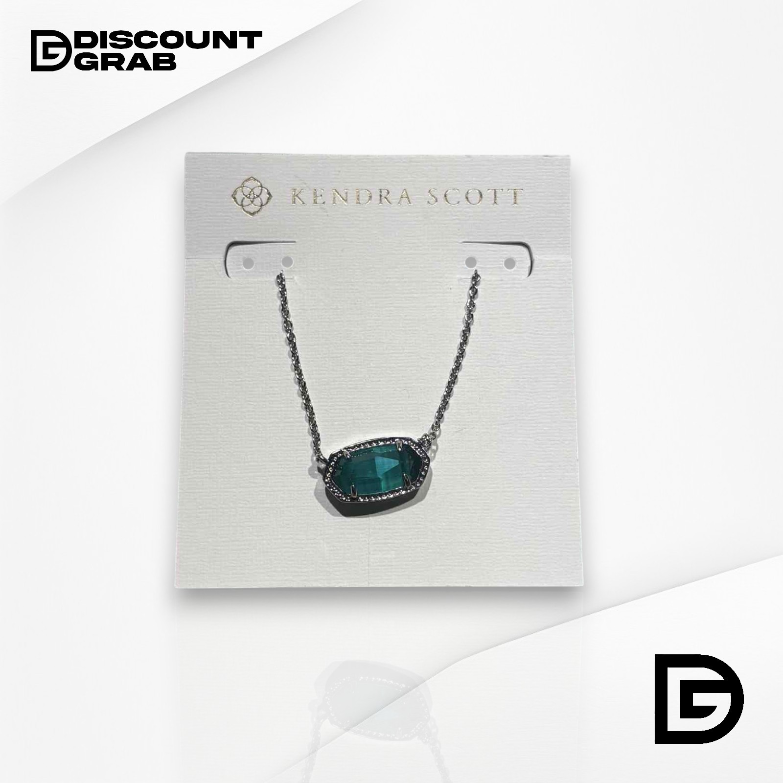 Kendra Scott Elisa Pendant Necklace in Emerald Cat’s Eye – Rhodium / Silver Tone