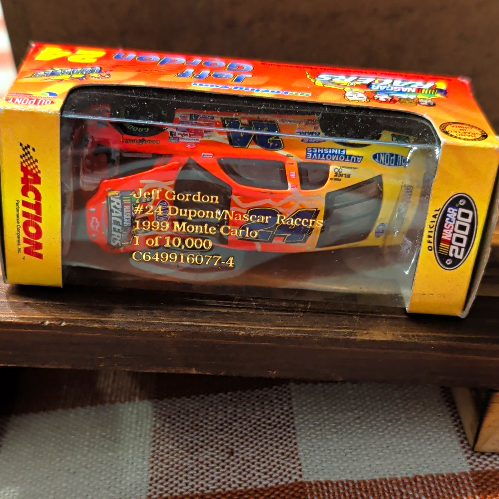 Action NASCAR Racers 1:64 Jeff Gordon 1999 Chevy Monte Carlo DuPont Ltd Ed
