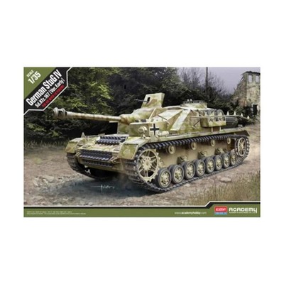 Academy Hobby Model Kit 1/35 German StuG IV Sd.Kfz.167 Early Version SW (New)