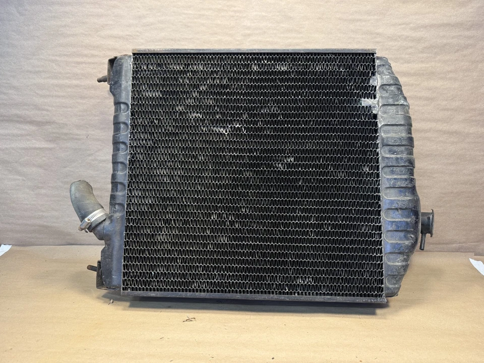 Radiador de latón OEM Jaguar XK150 Foto 3 de 4