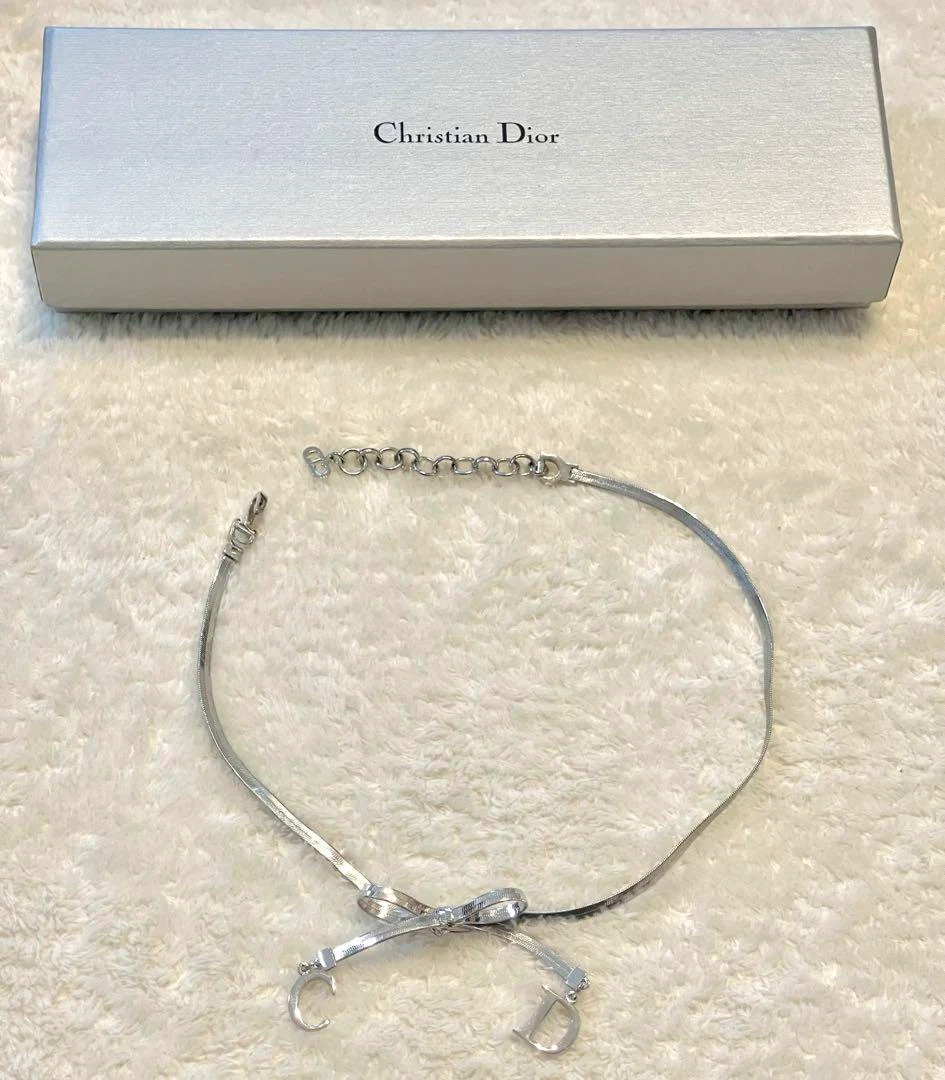 Christian Dior Vintage CD Charm Girocollo Collana Fiocco Argento Placcato Gioielli
