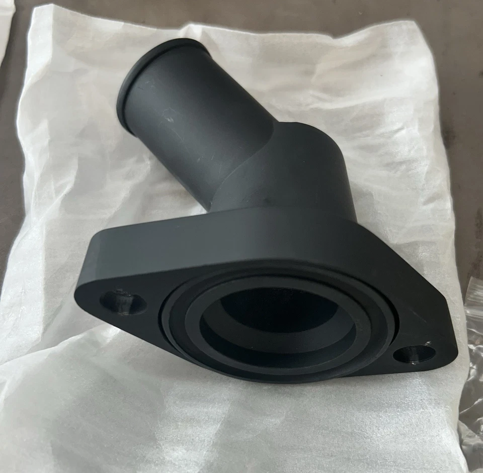 Weiand bloco pequeno/bloco grande Chevy pescoço de água de alumínio 45 graus preto - Imagem 3 de 4