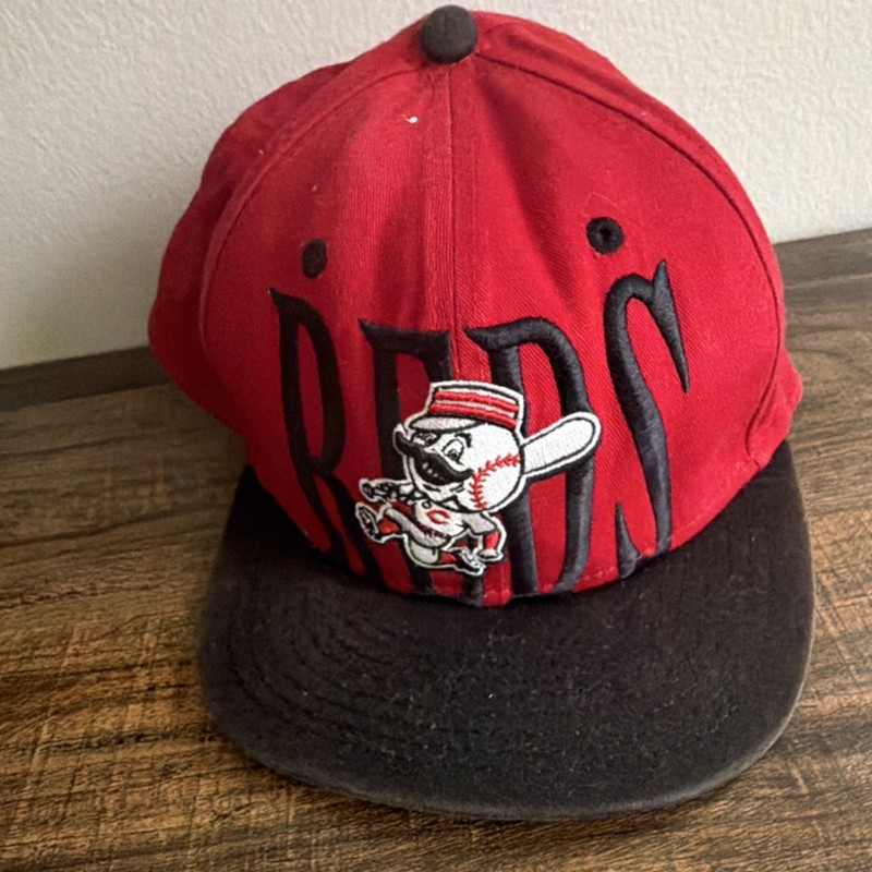 Eric Davis Autographed Original Cincinnati Reds Baseball Hat