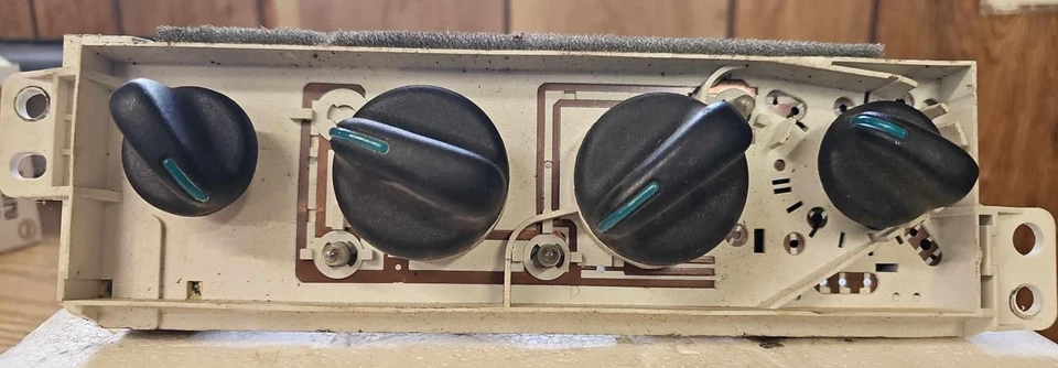 00 01 02 03 04 05 DODGE NEÓN Calentador A/C Control Sin Cara Foto 2 de 4