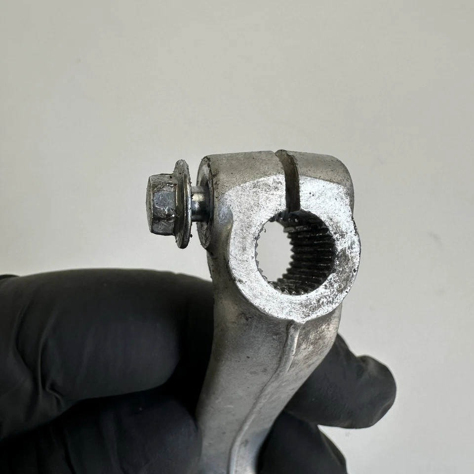 Honda CBR1100xx CBR1100 2005 Gear lever foot pedal 24701-MAT-000 - Image 3 of 4