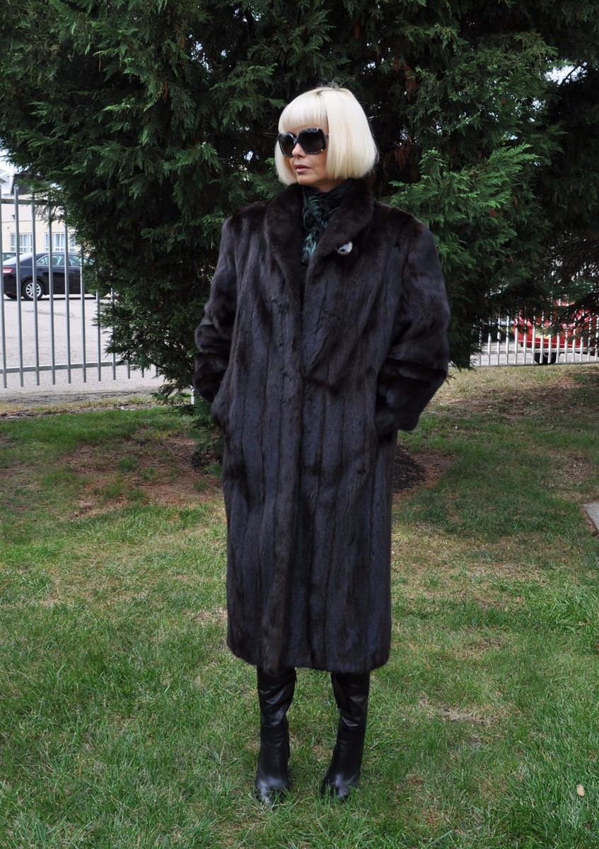 BROWN MINK FUR COAT BY SAGA Superb Quality Ranched Mink SIZE M | eBay