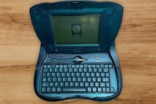 Apple Newton eMate 300 w/Original Power Adapter