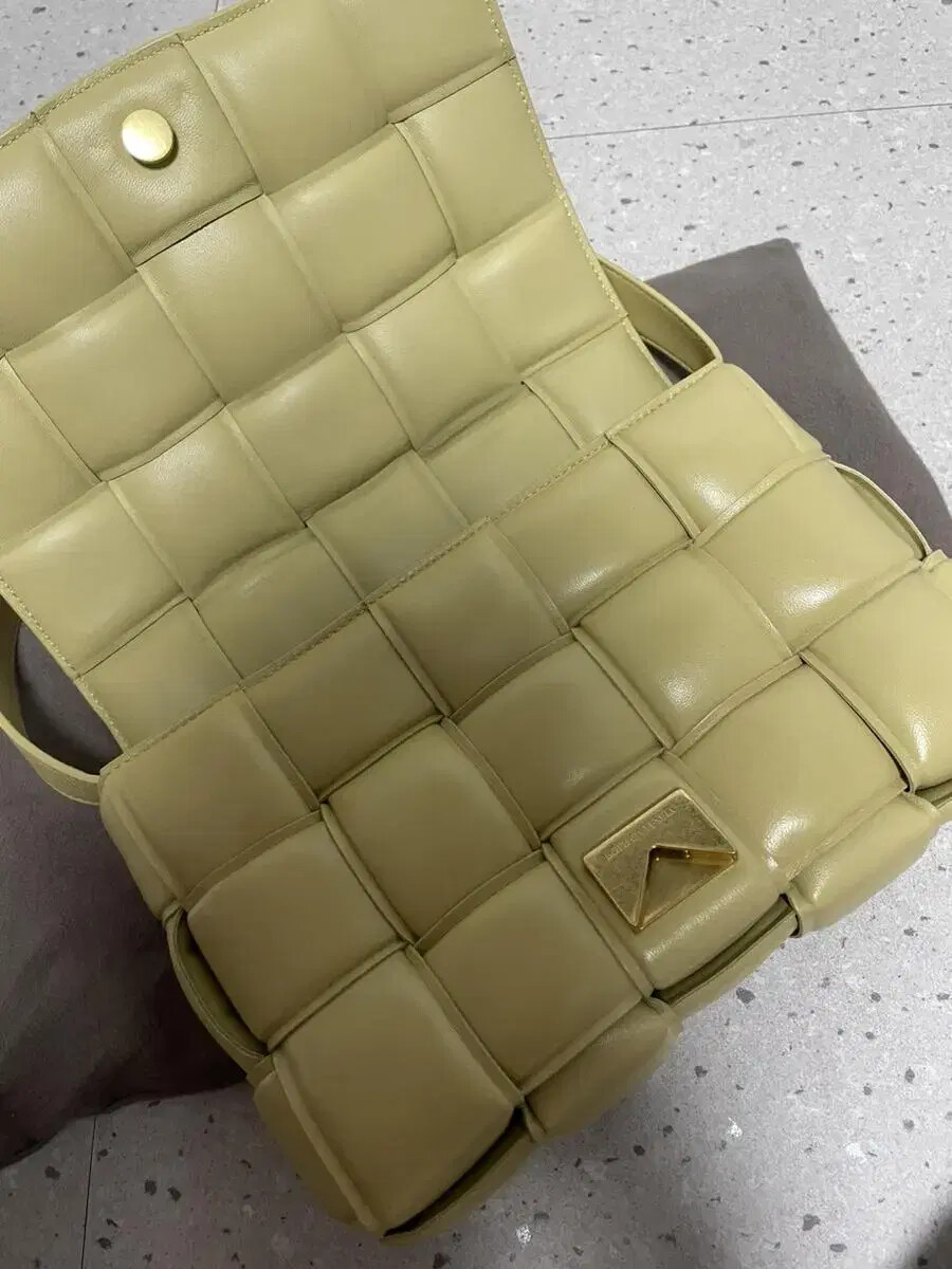 Bottega Veneta padded cassette bag tapioca color, padded cassette