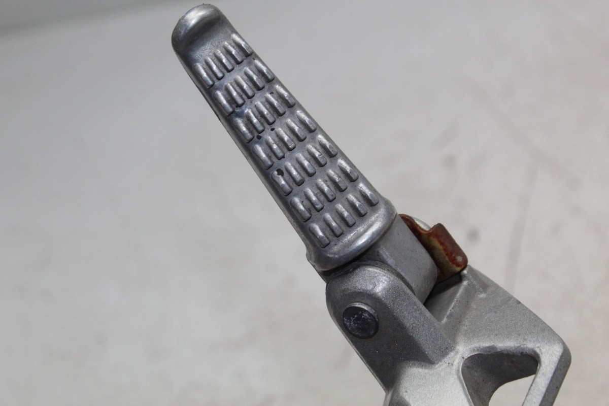 2005 KAWASAKI NINJA ZX6R ZX636C REAR BACK PASSENGER PEG SET PAIR