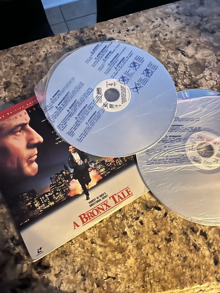 A Bronx Tale Laserdisc 2 Disc Set Widescreen Edition Robert De Niro - Image 3 of 3