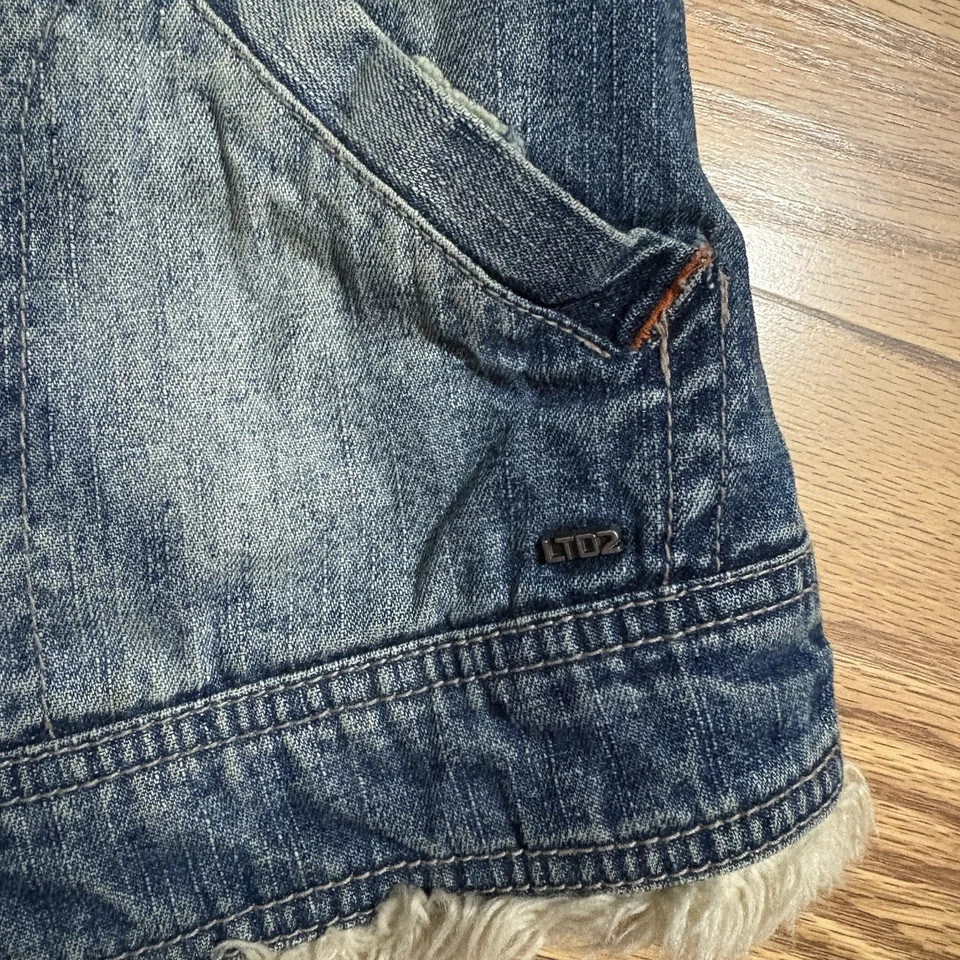 Chaqueta de mezclilla Y2K 2000s vintage limitada demasiado forrada de piel sintética juvenil mediana Foto 3 de 4