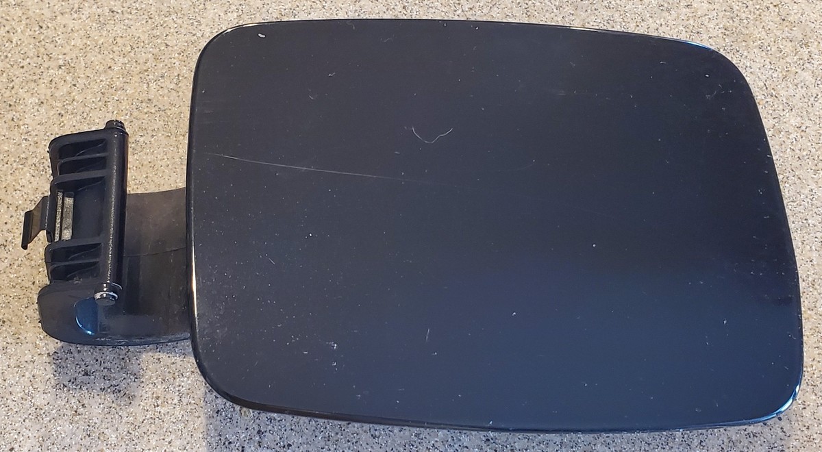 は 11-14 Hyundai Sonata Fuel Filler Tank Cover Door Lid Gas Cap 69510