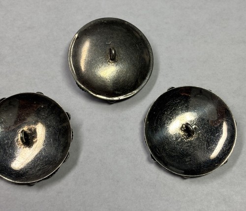 Buttons 3 silvertone 1" shank back geometric pattern VTG - Picture 3 of 6