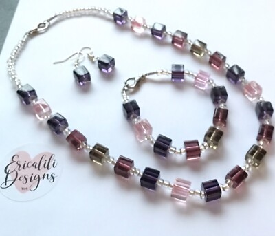 WÜRFEL QUADRAT GLASPERLEN SET HALSKETTE ARMBAND OHRRINGE LILA MAULBEERE ROSA MIX