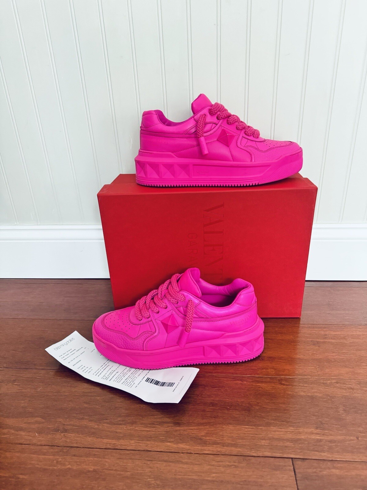 $1150 Valentino Garavani One Stud XL leather Low Top Sneakers EU 40 US 10