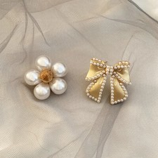 Women Cute Pearl Bow Brooch Sweater Exquisite Pearl Pin For Wedding Party