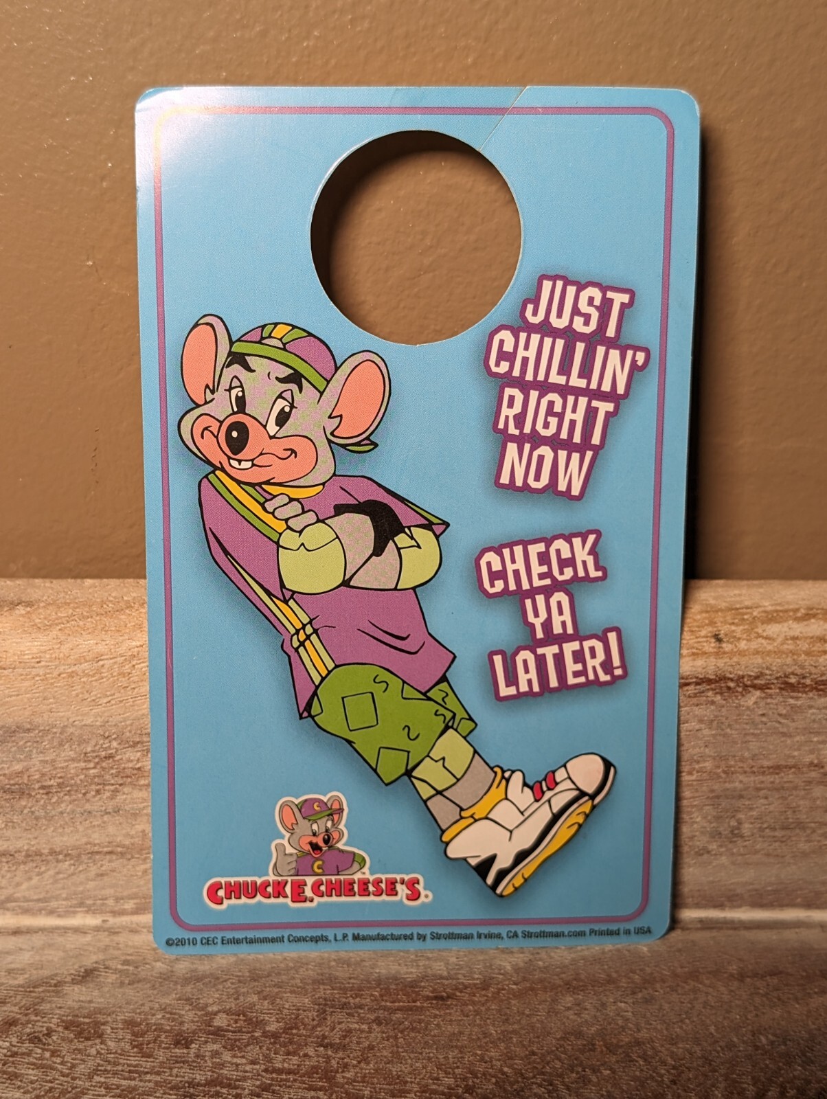 Chuck E Cheese s Door Hanger Chillin Skate Right In RARE EBay chuck-e-cheese-s-door-hanger-chillin-skate-right-in-rare-ebay