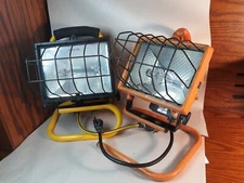 Set of 2 500W T3 Heavy Duty Portable Halogen Work Lights 1 NEEDS BULB Tested 