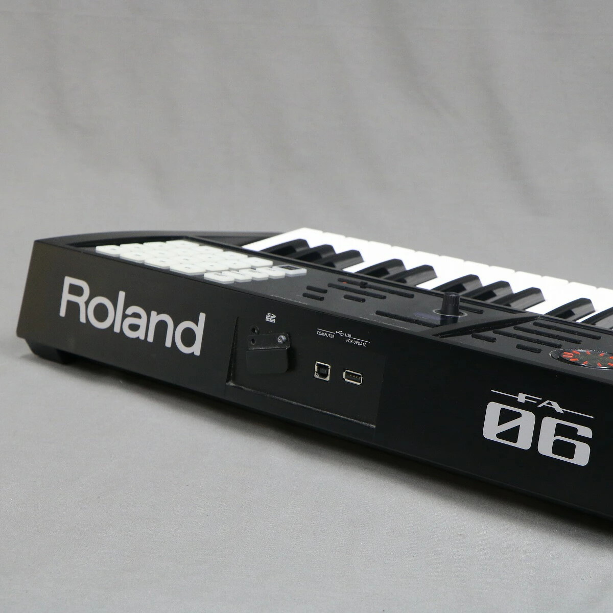 Roland / FA-06 Synthesizers Genuine Soft Case and AC Adapter Roland / FA-06 Synthesizers Genuine Soft Case and AC Adapter