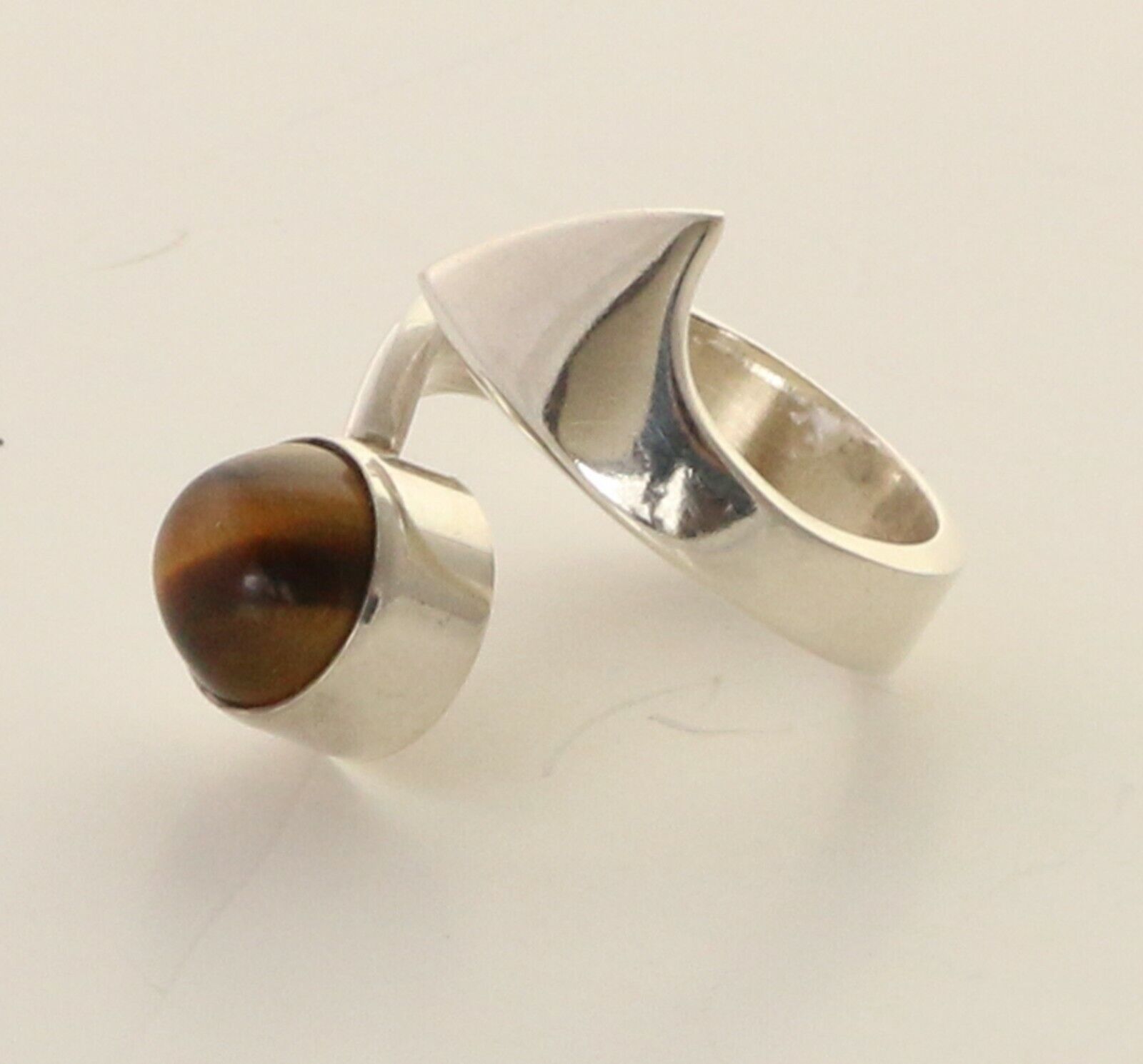 Duński srebrny pierścionek z tygrysim okiem zaprojektowany i wyprodukowany przez N.E.-pokaż oryginalną nazwę Tania super specjalna cena
