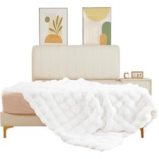 Image of ORINOVA Faux Fur Throw Blanket Soft Fluffy Bedding Home Décor White 50" x 60"