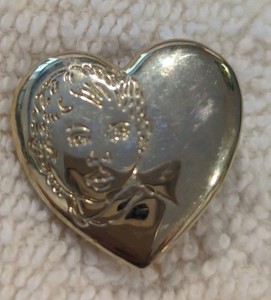  Baby Child Face Golden Heart Variety Club Gold Toned Kids Charity Lapel Pin