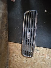 2005 Crown Victoria Front Grill