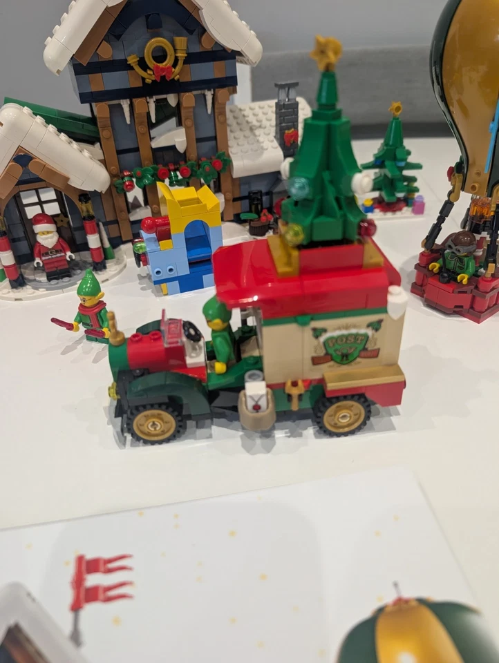 LEGO 10339 Santa's Post Office, photo 2 of 5