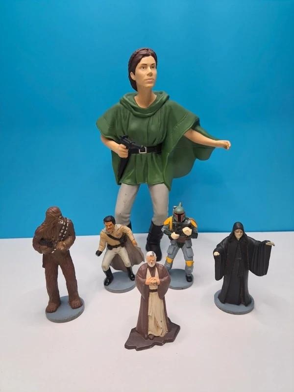 1990s Star wars selection of figures. 1996 8in Leia. Broken. see notes