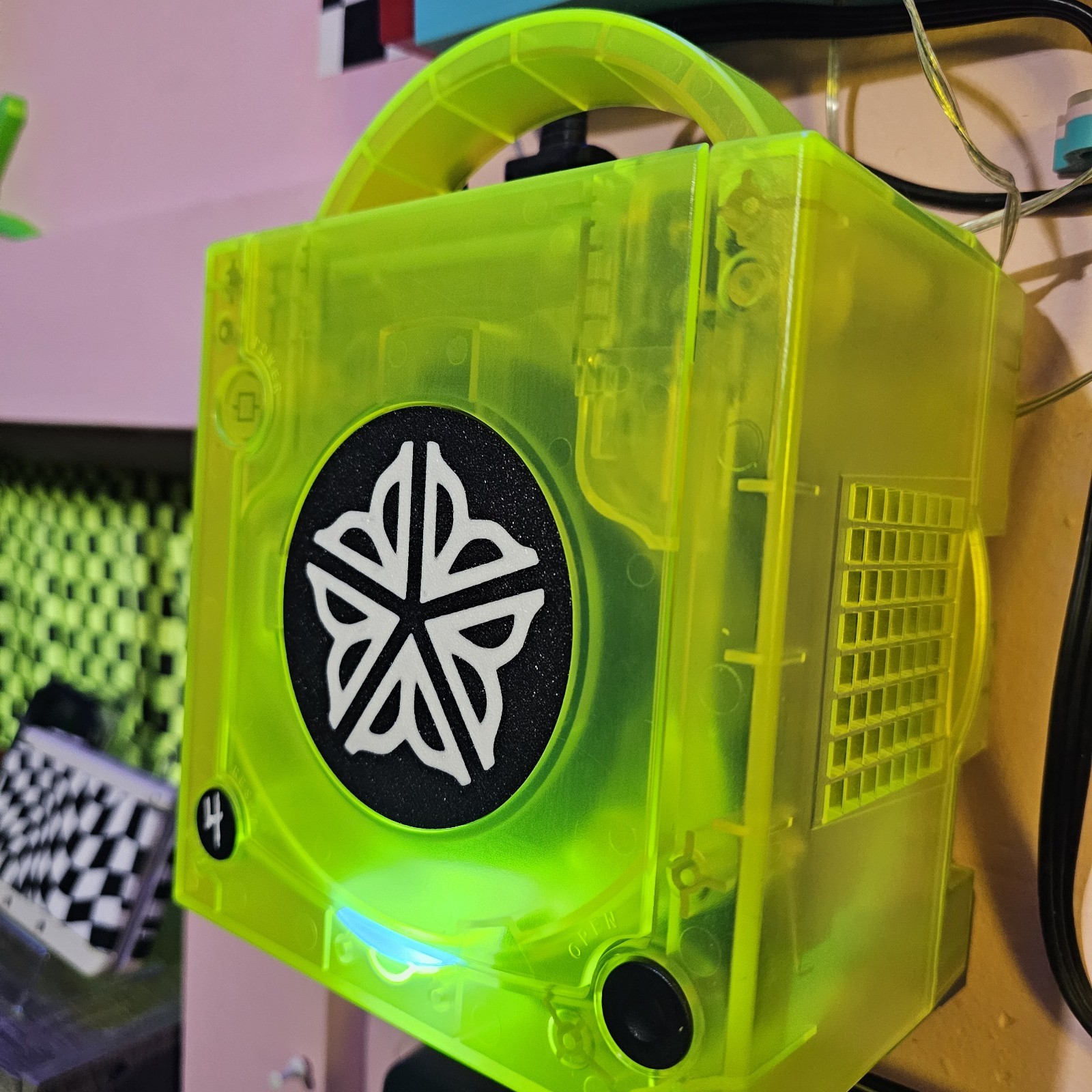 Custom Gamecube Jewel By Säge "Flower City" Monochromatic 