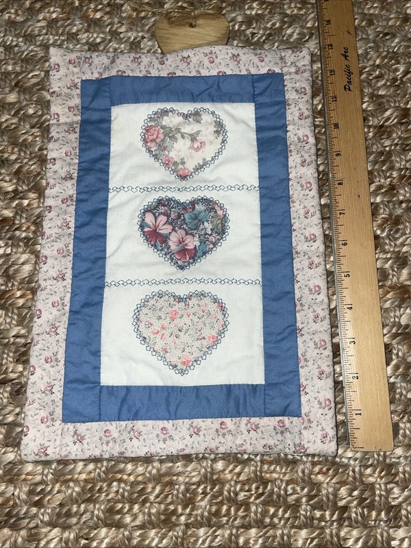 VINTAGE SMALL CLOTH W/ HEARTS WALL HANGING 9" X 13" WITH HANGER