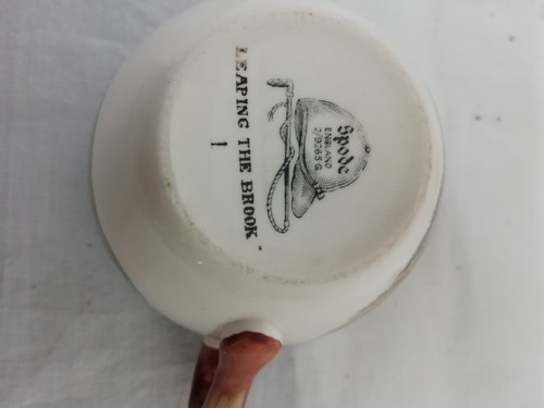 COPELAND SPODE TEACUP & SAUCER HUNTING SCENES "LEAPING THE BROOK" & "GONE AWAY" - Picture 7 of 8