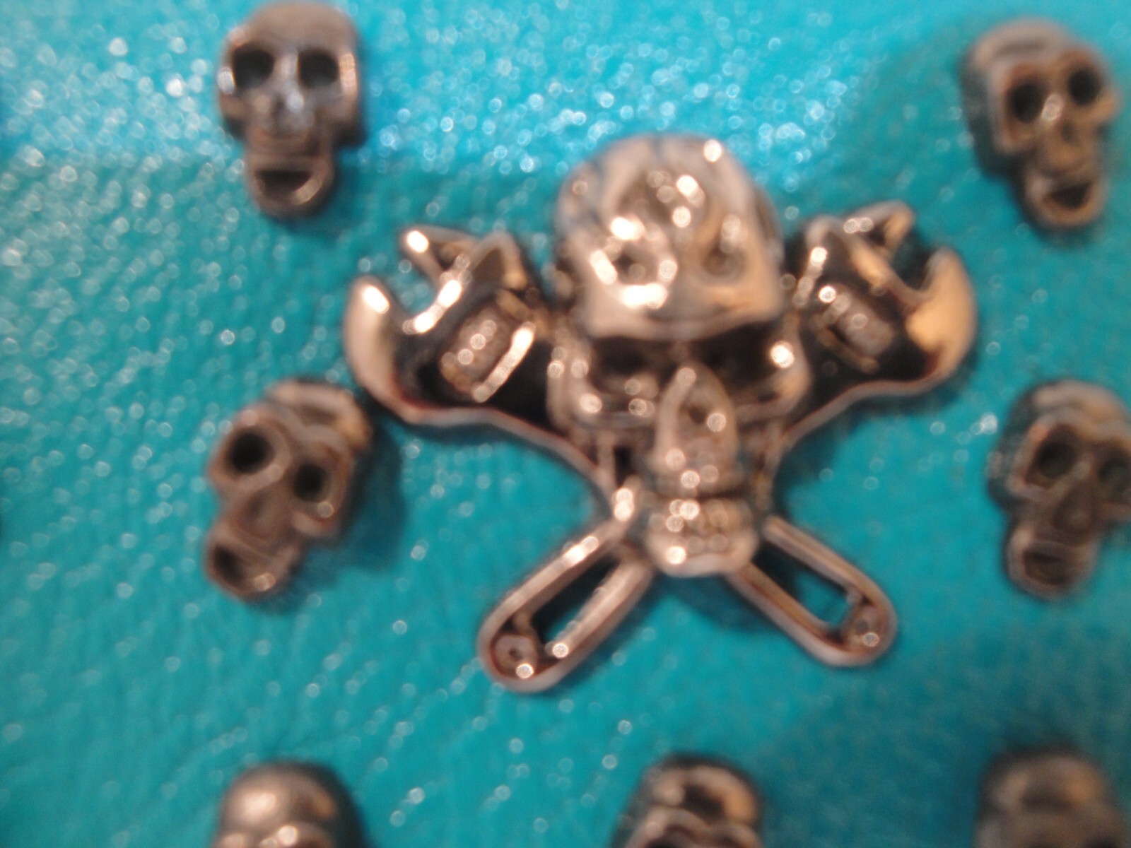 Teal Skull Design Zipper Closure Wallet-image