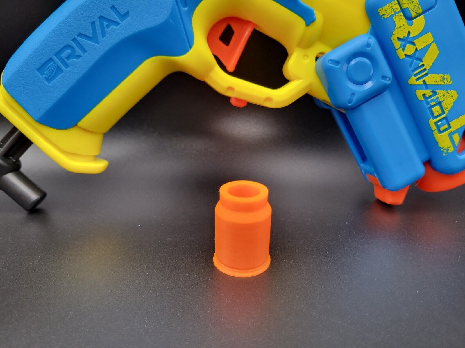 Nerf Rival Pilot XXIII-100 Blaster, 2 Nerf Rival Accu-Rounds