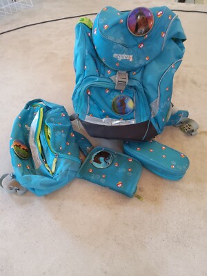Es sind 3 ergobag schulranzen gebraucht