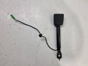 Volkswagen Touran III 2018 Vorne links Gurtschloss vorne 5TA857755A EIM15950