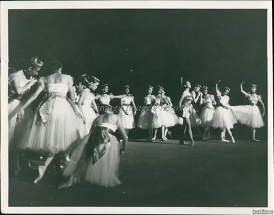 News Photo Members Of Suncoast Ballet Inc Strike Pose St Pete F.L Dancers 6x8
