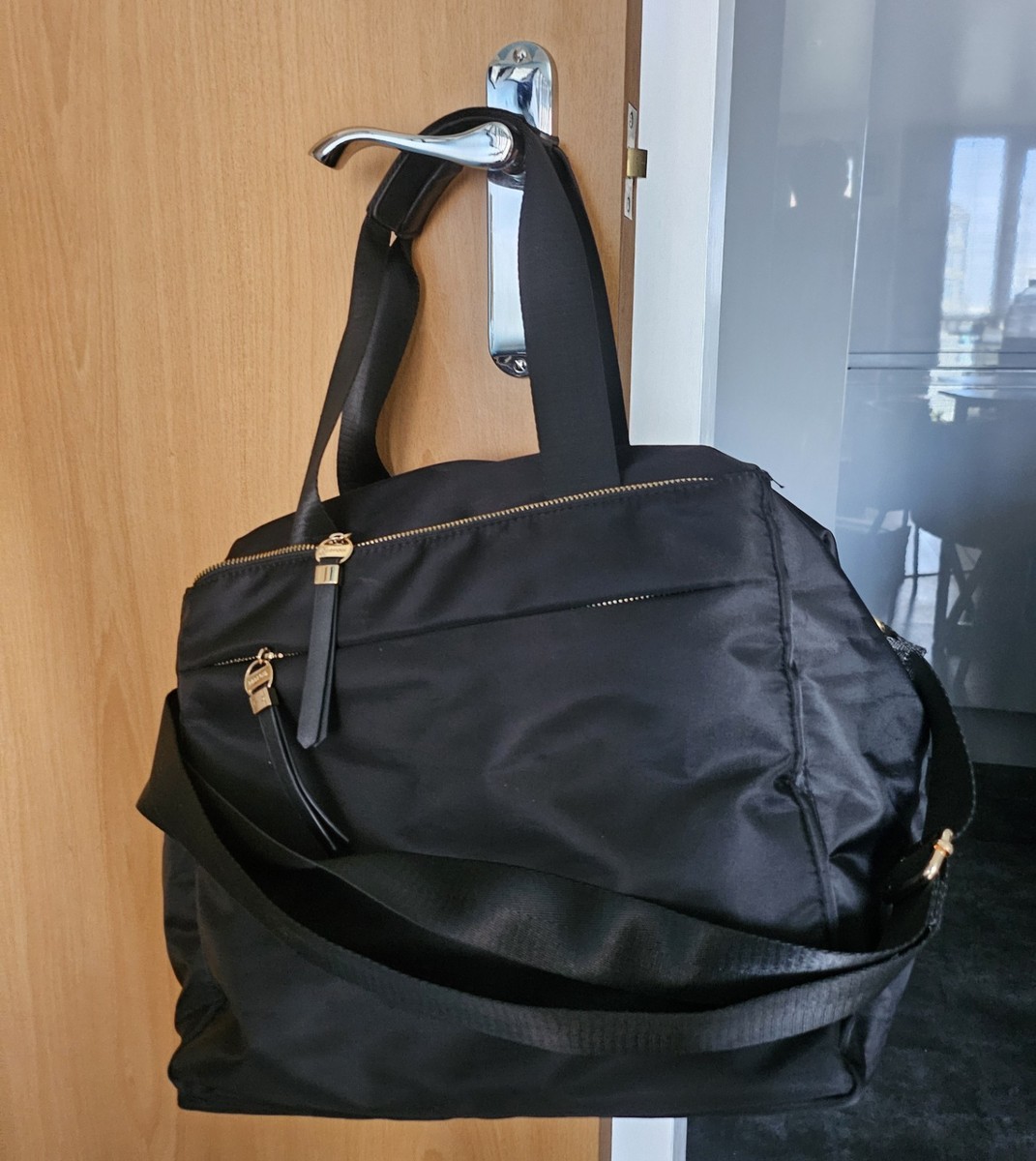 Parfois Black Nylon Weekend Bag with Shoulder Strap And Trolley