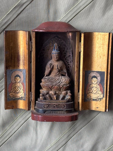 Lovely Chinese Polychrome Travelling Buddha Statue in Box