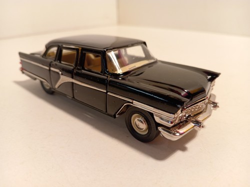 1/43 Novoexport GAZ 13 TCHAÏKA LIMOUSINE Made in USSR URSS SARATOV