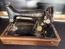 Antique 1920s Singer Sewing Machine With Wood Base Serial Number: AC420554