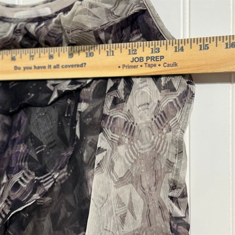 Top cami New York & Company Y2K transparente con volantes en capas negro geométrico talla M Foto 3 de 4