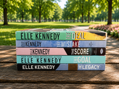 Off-Campus : 5 Books Collection set by Elle Kennedy Book English
