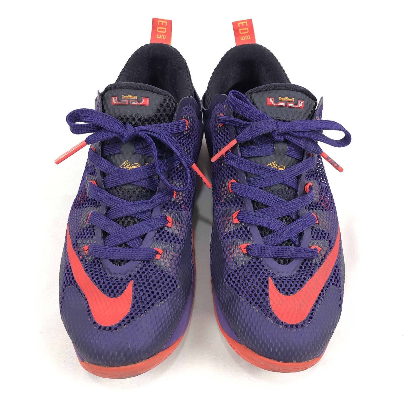 nike lebron lila