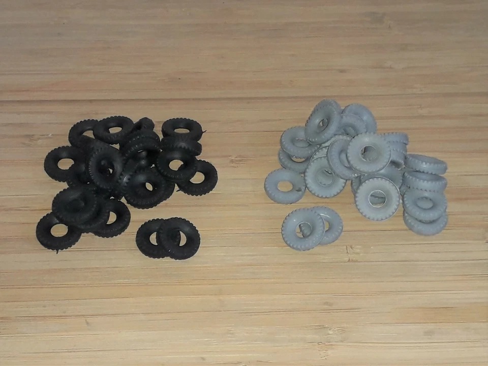 Trade Pack 50 Dinky Supertoy quadratisches Profil schwarz & grau Reifen 20 mm O/D