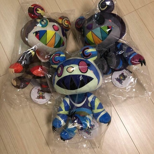 murakami ursa pillow