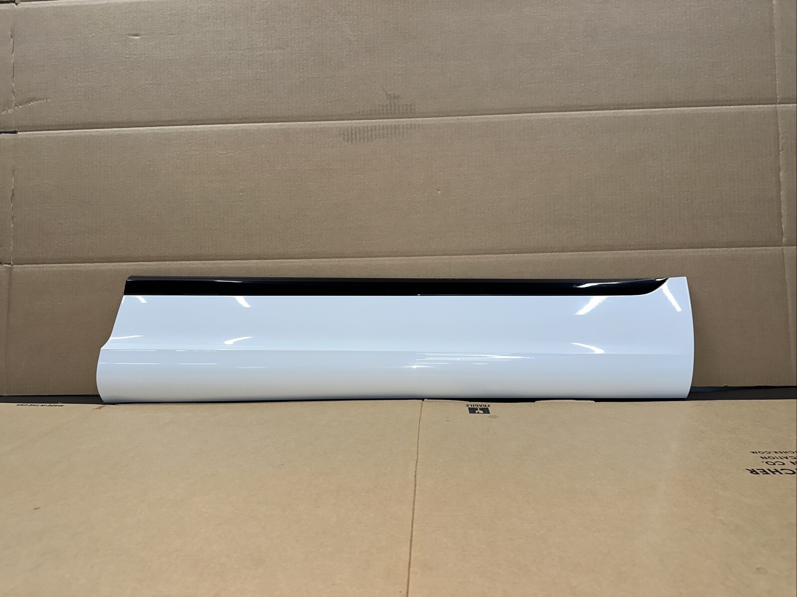 BENTLEY BENTAYGA DOOR MOLDING RIGHT FRONT 36A853072d Black Chrome OEM