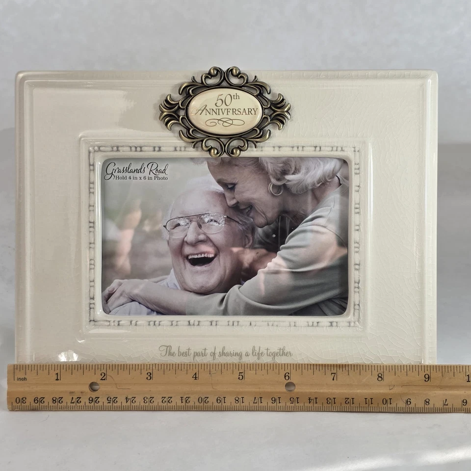 Marco de fotos Grasslands Road 50 aniversario 4x6 crema cerámica adorno dorado Foto 3 de 4