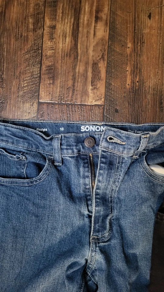 Pantalones de mezclilla Sonoma 2 pares jóvenes damas talla 18 negros ajustados, azules rectos. Foto 2 de 4